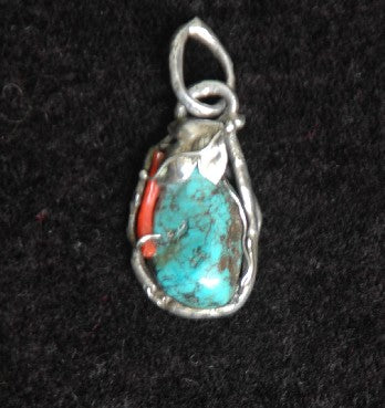 Hangers met koraal en turkoois