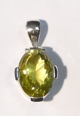 Hangers met gefacetteerde stenen