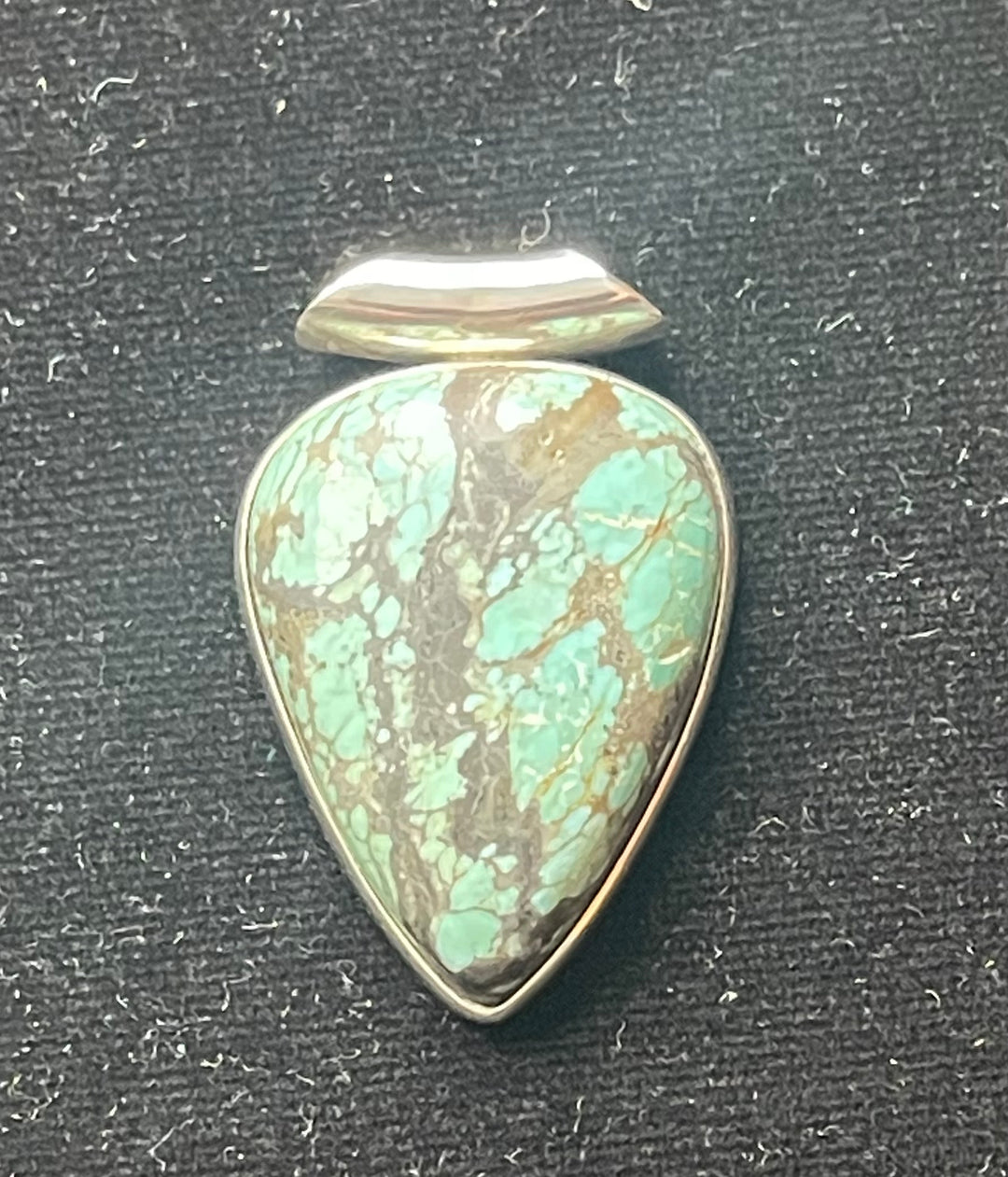 Mooi getekende drupel  Turkoois. 32x23mm 10,22 gram. € 35  